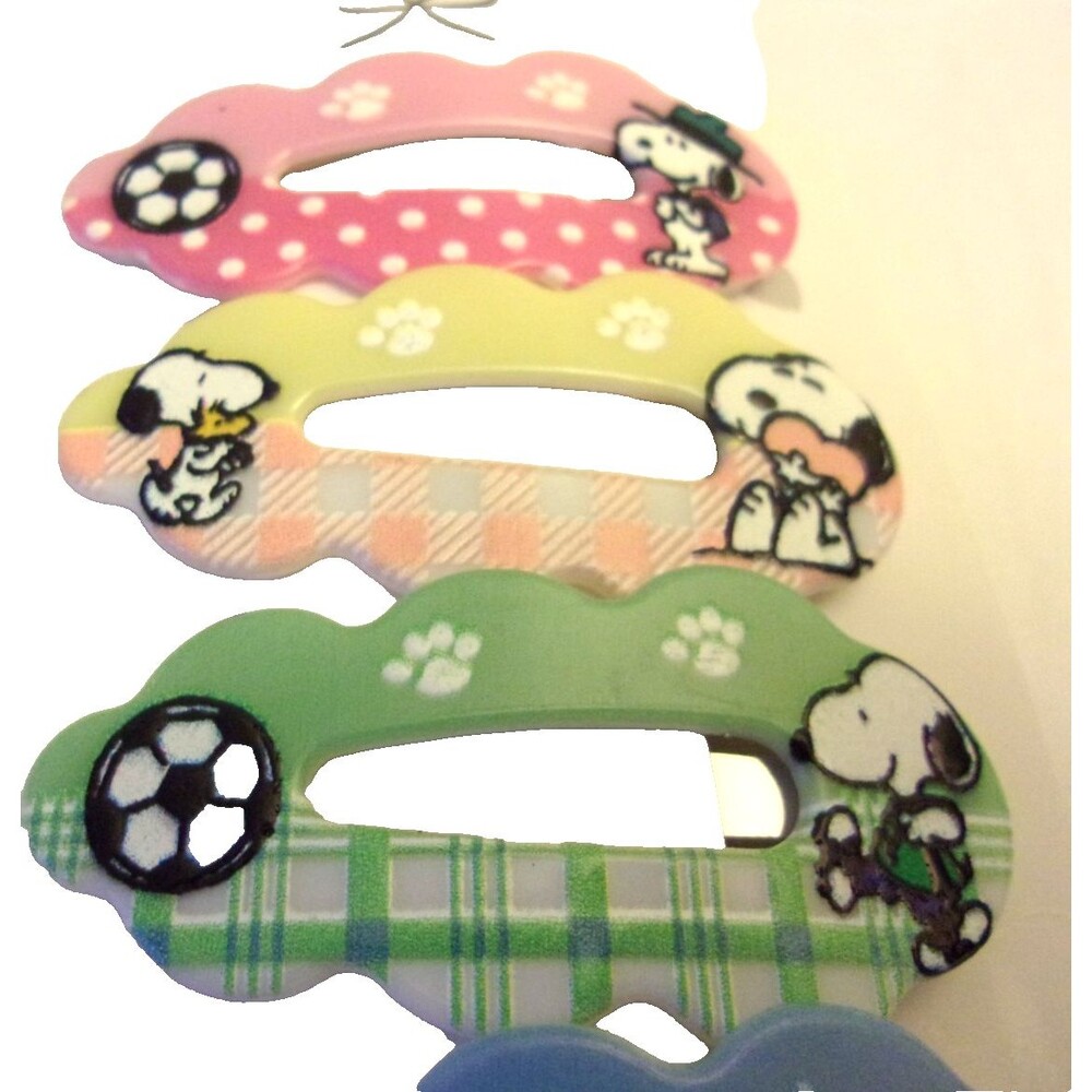 Snoopy Six Hair Clips Plastic Pink Blue Green Purple New on Card - Picture 3 of 4